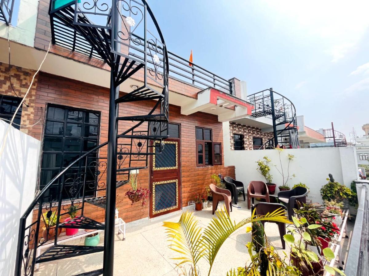 Апартаменты Sugandhim Kutir Дехрадун Экстерьер фото